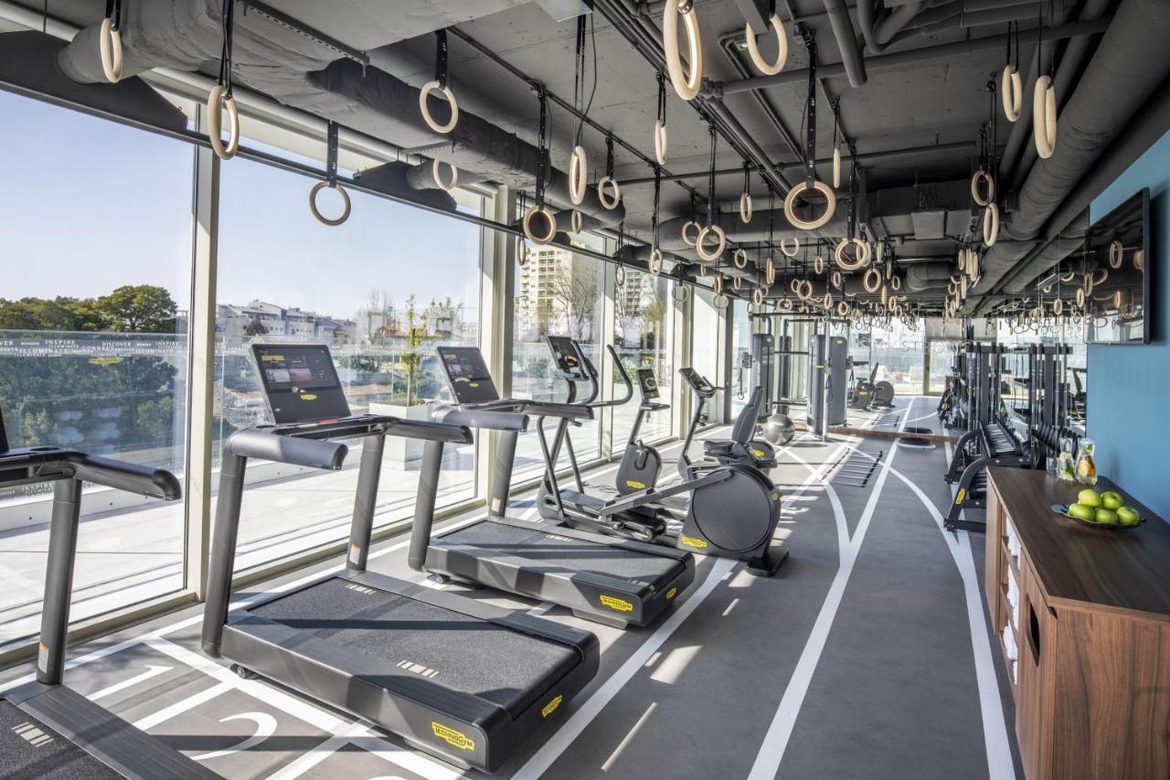 Renaissance Porto Lapa Hotel Exteriér fotografie The gym at the 100m² Sky Club